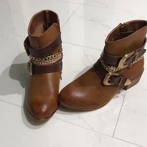 Olivia Miller chain wrap booties